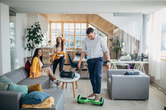 How-Much-Does-A-Hoverboard-Weigh-2-1